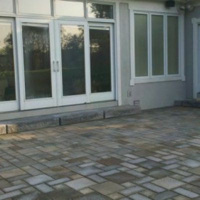 Concourse series paver patio