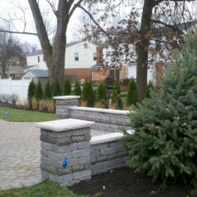 Oxford series patio, Bedford Seat wall with columns and landscaping