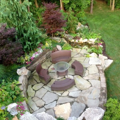 Landscape Design With Illregular Pennsylvania Blue Flagstone