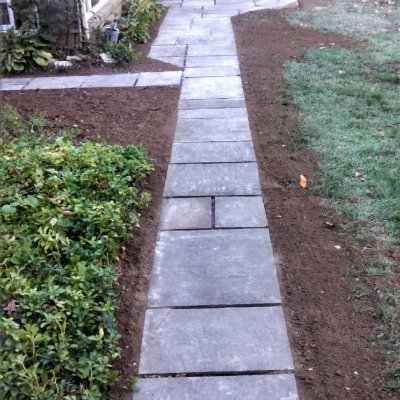 Dimensional Pennsylvania Stone Walkway