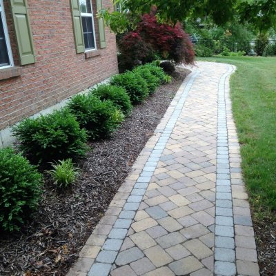 Landscape Design With Pavor Walkway