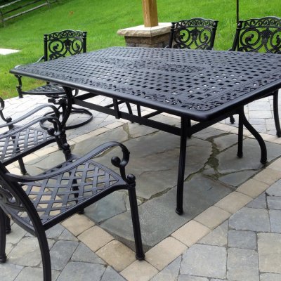 Coldstream Patio Illregular Pennsylvania Blue Flagstone Inlay